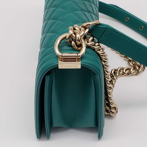 100% Authentic CHANEL Boy Small Green Leather Shoulder Bag 2650-080524 - Picture 4 of 16